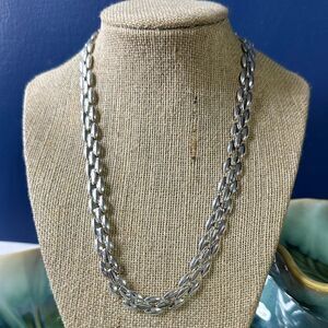 Vintage Bill Blass Silver Plated 16” Necklace (Very Classy)